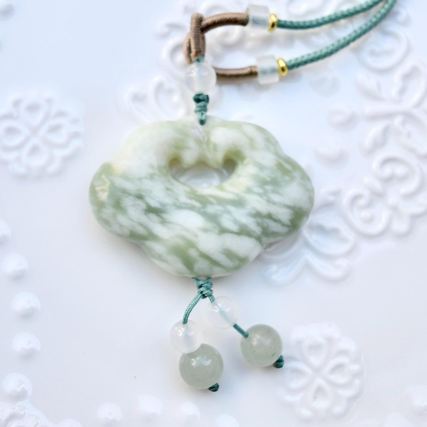Ruyi Cloud Lock Jade Pendant Necklace - 如意祥雲锁