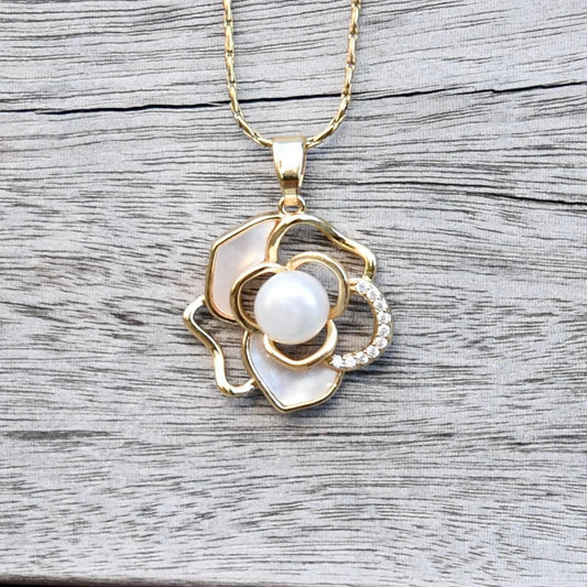 White Camellia Shell Pearl Necklace - Vintage Style