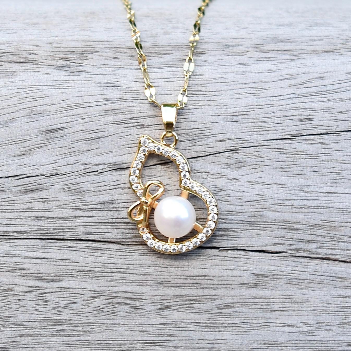 Golden Gourd Freshwater Pearl Necklace - Vintage Style