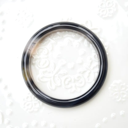 58.6 mm Black Agate Bangle Bracelet: Chinese Round Ornament