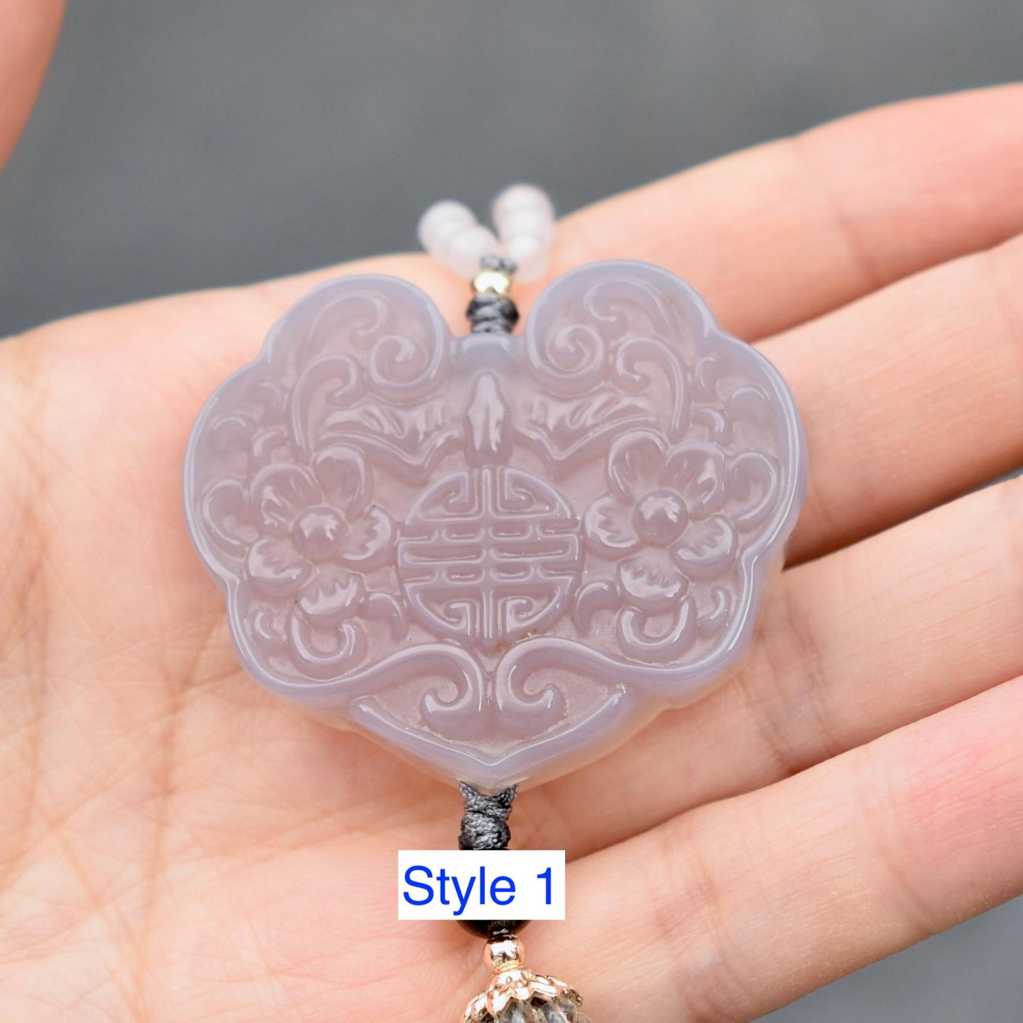 Gray Agate Flora Lock Pendant Beaded Necklace