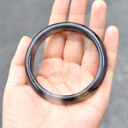 58.6 mm Black Agate Bangle Bracelet: Chinese Round Ornament