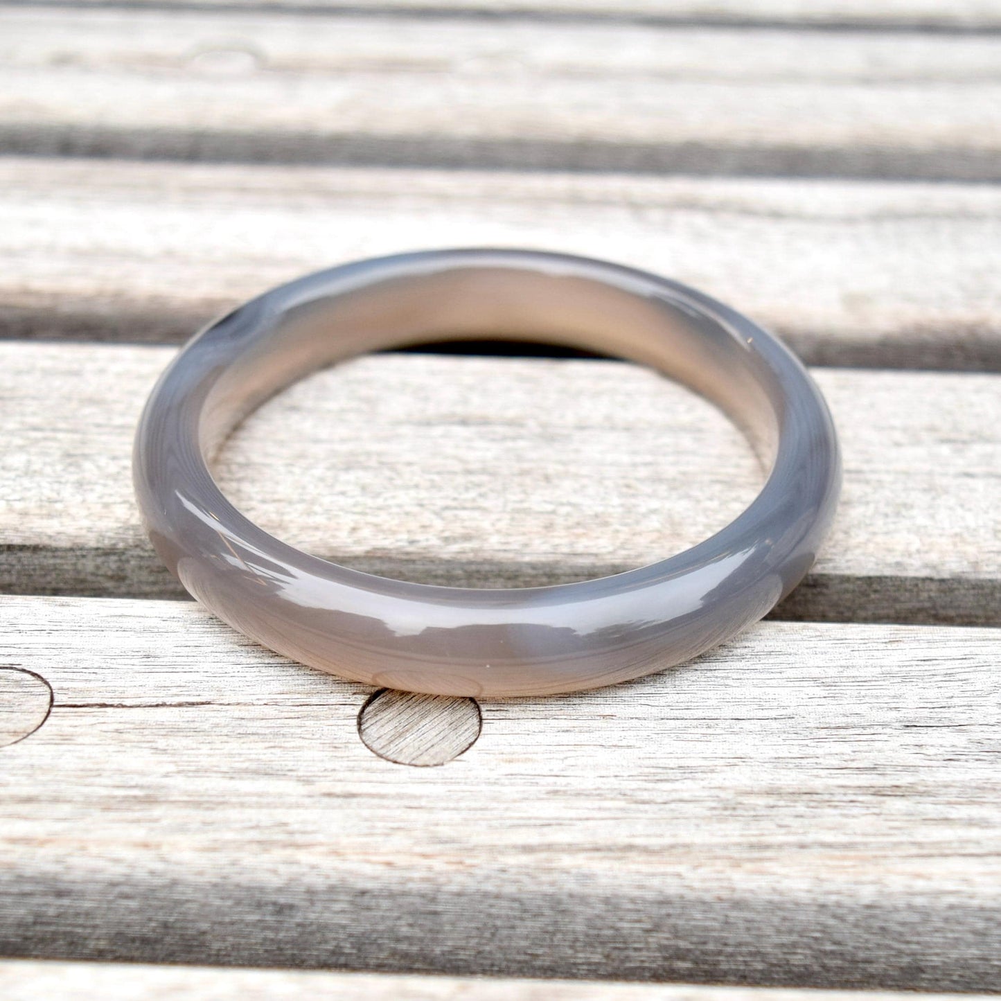 56.6 mm Gray Agate Bangle