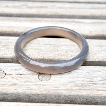 56.6 mm Gray Agate Bangle