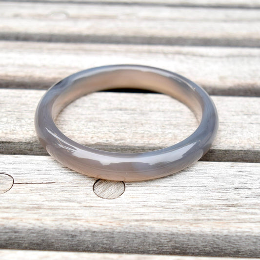 56.6 mm Gray Agate Bangle