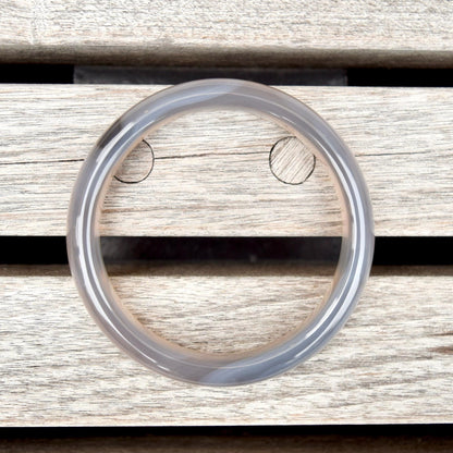 56.6 mm Gray Agate Bangle