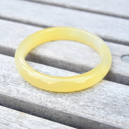 54.9 mm Yellow Agate Bangle: Chinese Jade Style