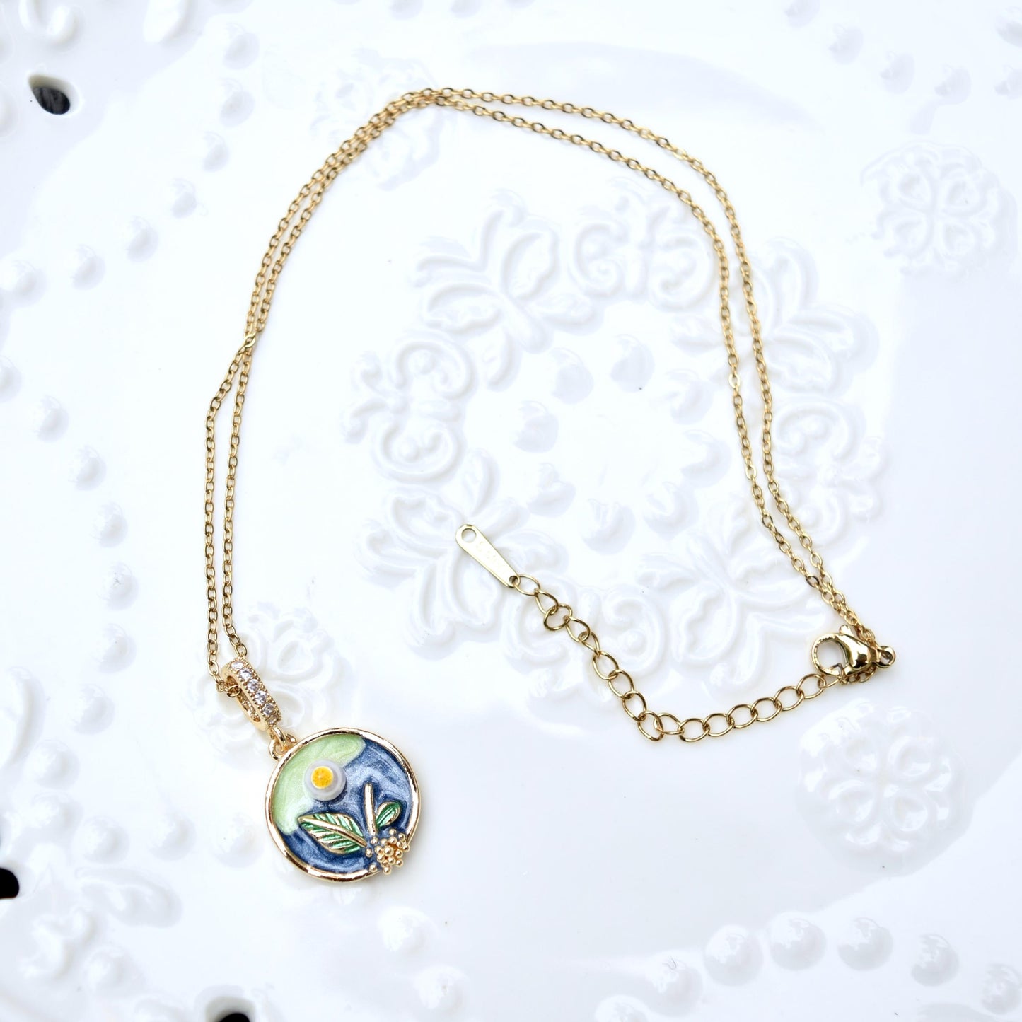 Enamel Pearl Flower Charm Necklace - Vintage Style Oil Dripping