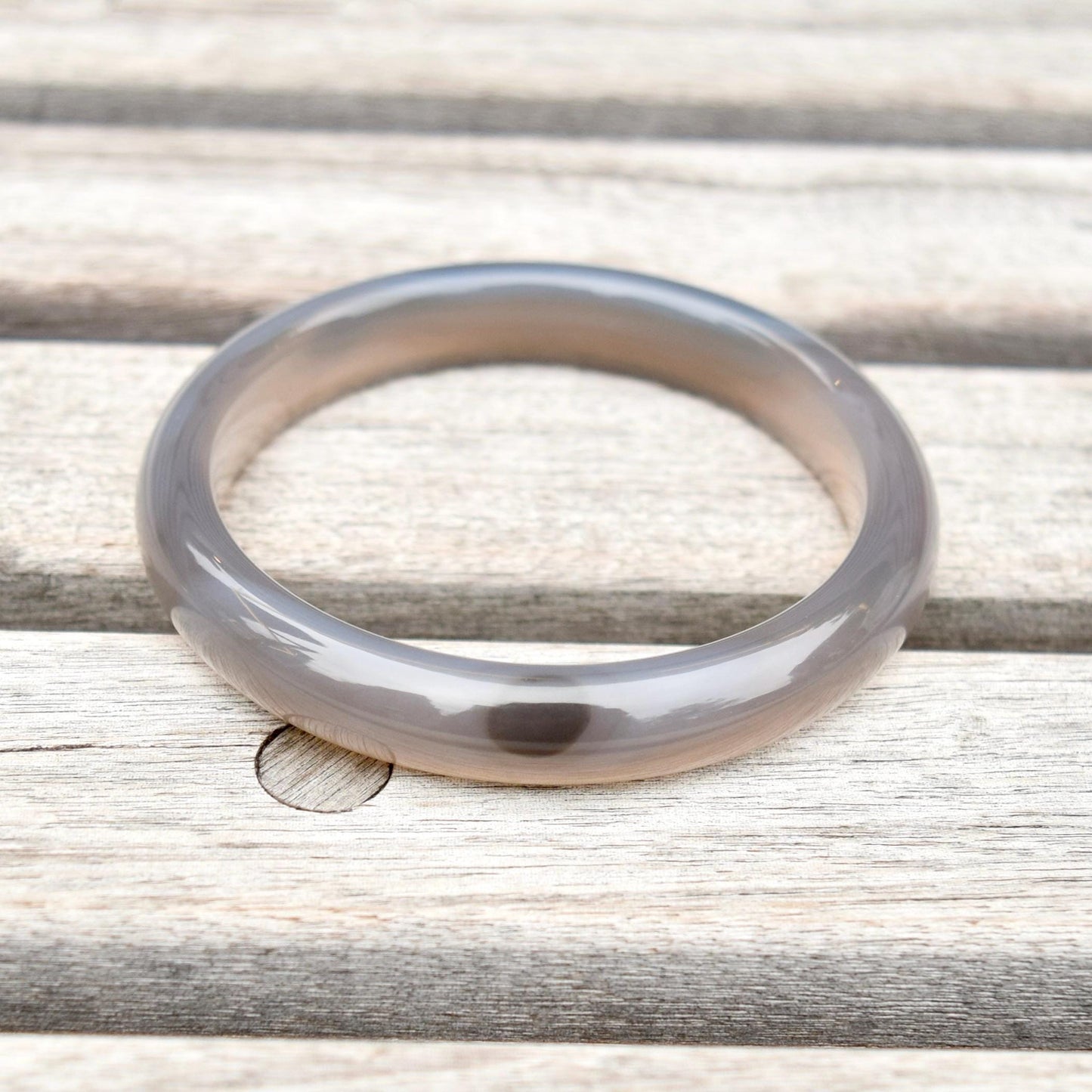 56.6 mm Gray Agate Bangle