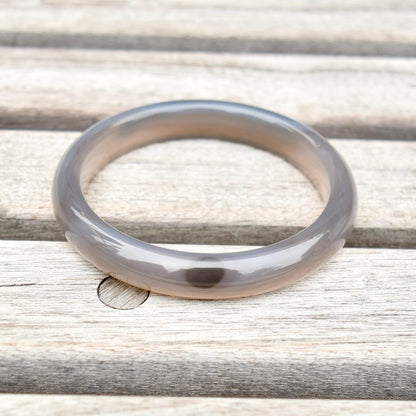 56.6 mm Gray Agate Bangle