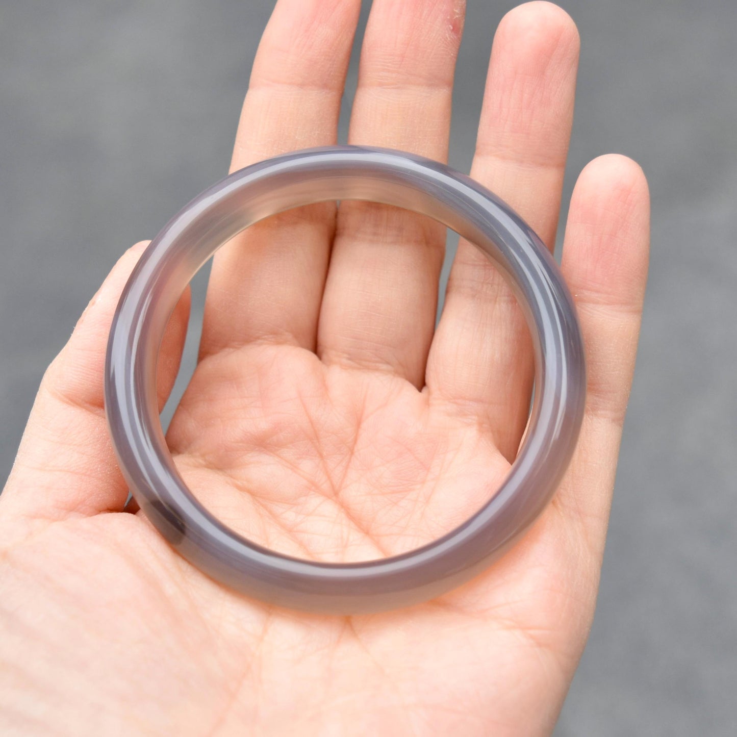 56.6 mm Gray Agate Bangle