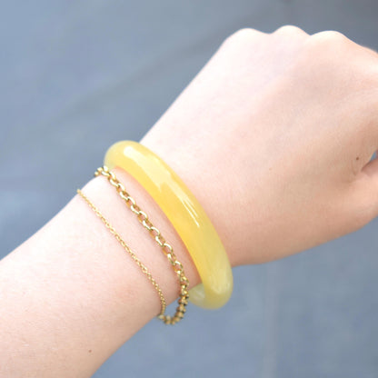54.9 mm Yellow Agate Bangle: Chinese Jade Style