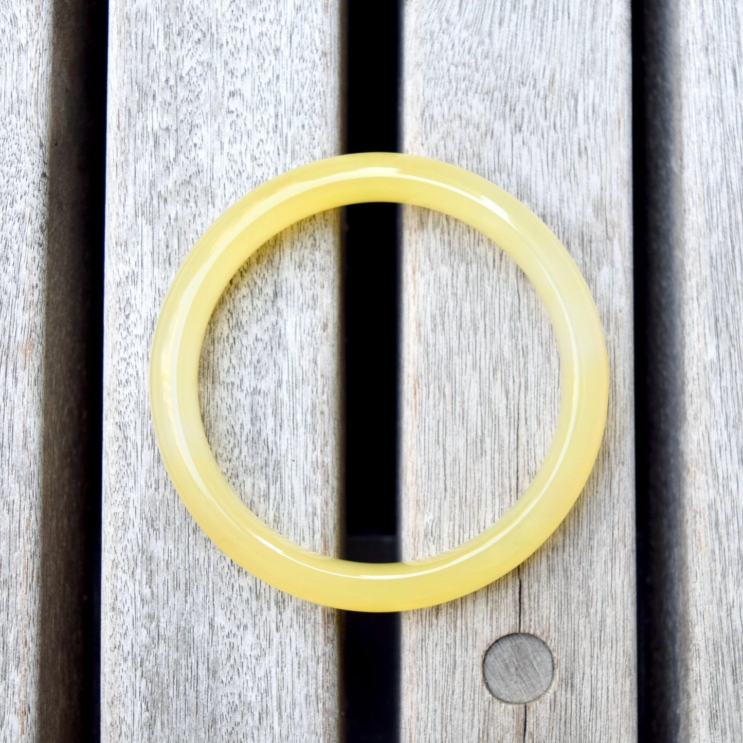 54.9 mm Yellow Agate Bangle: Chinese Jade Style