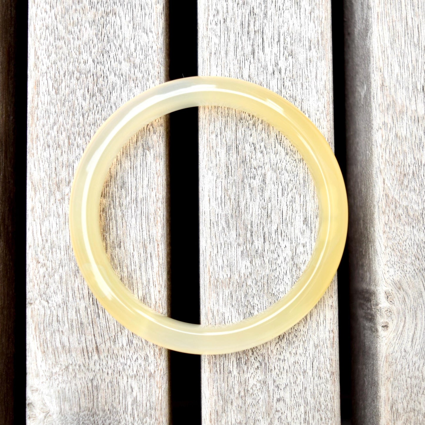56.4 mm Yellow Agate Bangle