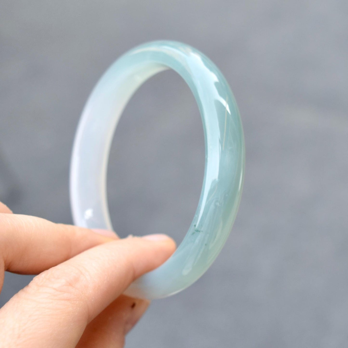 58.6 mm Green Agate Bangle: Chinese Jade Style