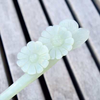 Green Carved Daisy Flower Hairpin - Serpentine Jade Hair Stick