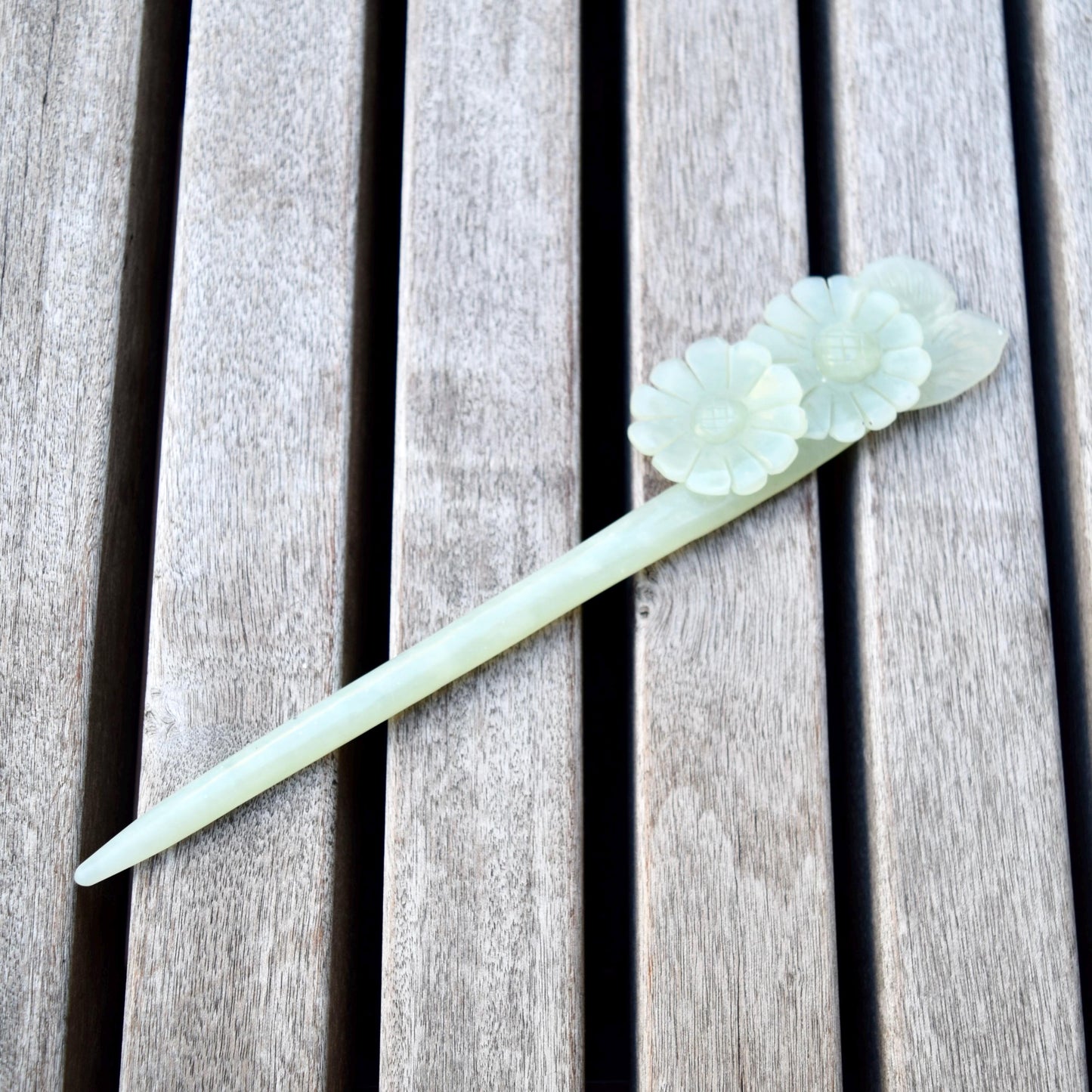 Green Carved Daisy Flower Hairpin - Serpentine Jade Hair Stick