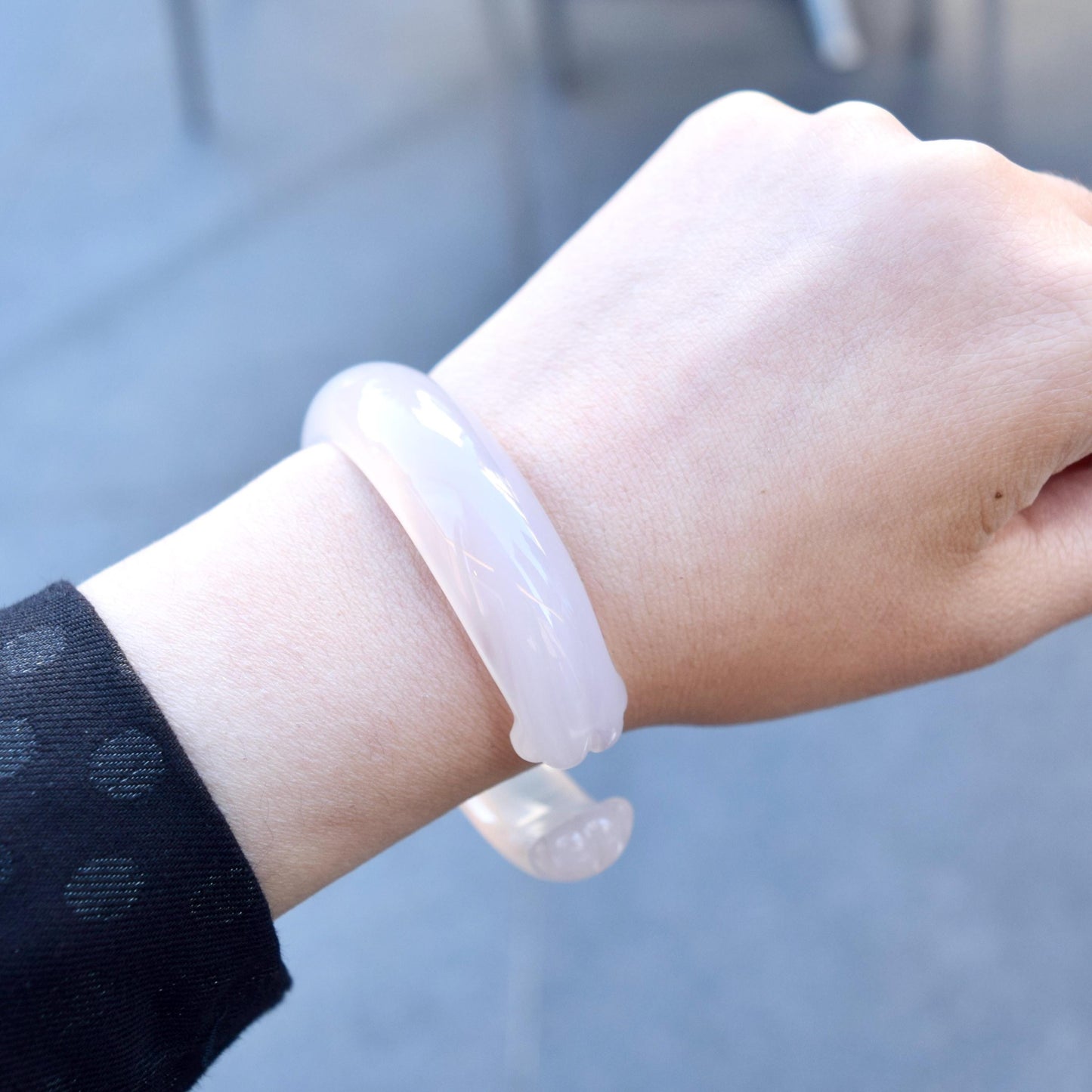 60.3 mm White Agate Bangle: Cat Paw Design