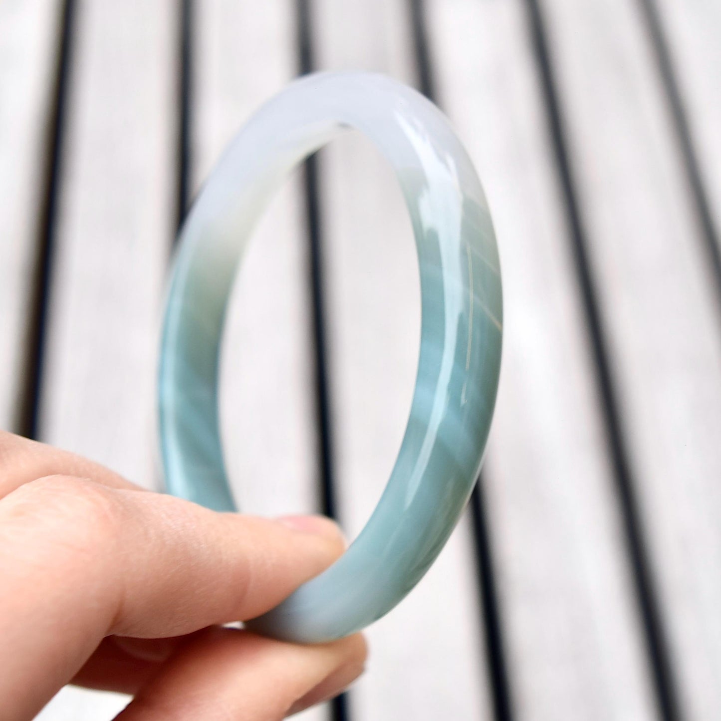 58.3 mm Green Agate Bangle - Chinese Jade Style